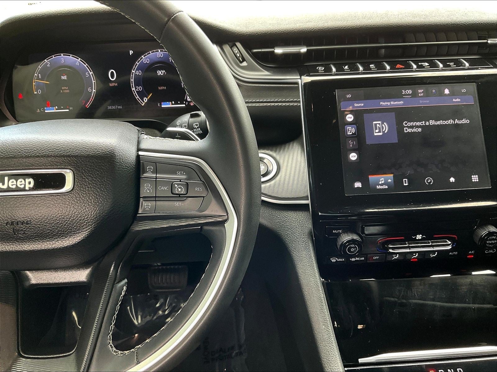 2023 Jeep Grand Cherokee L Laredo 4x4