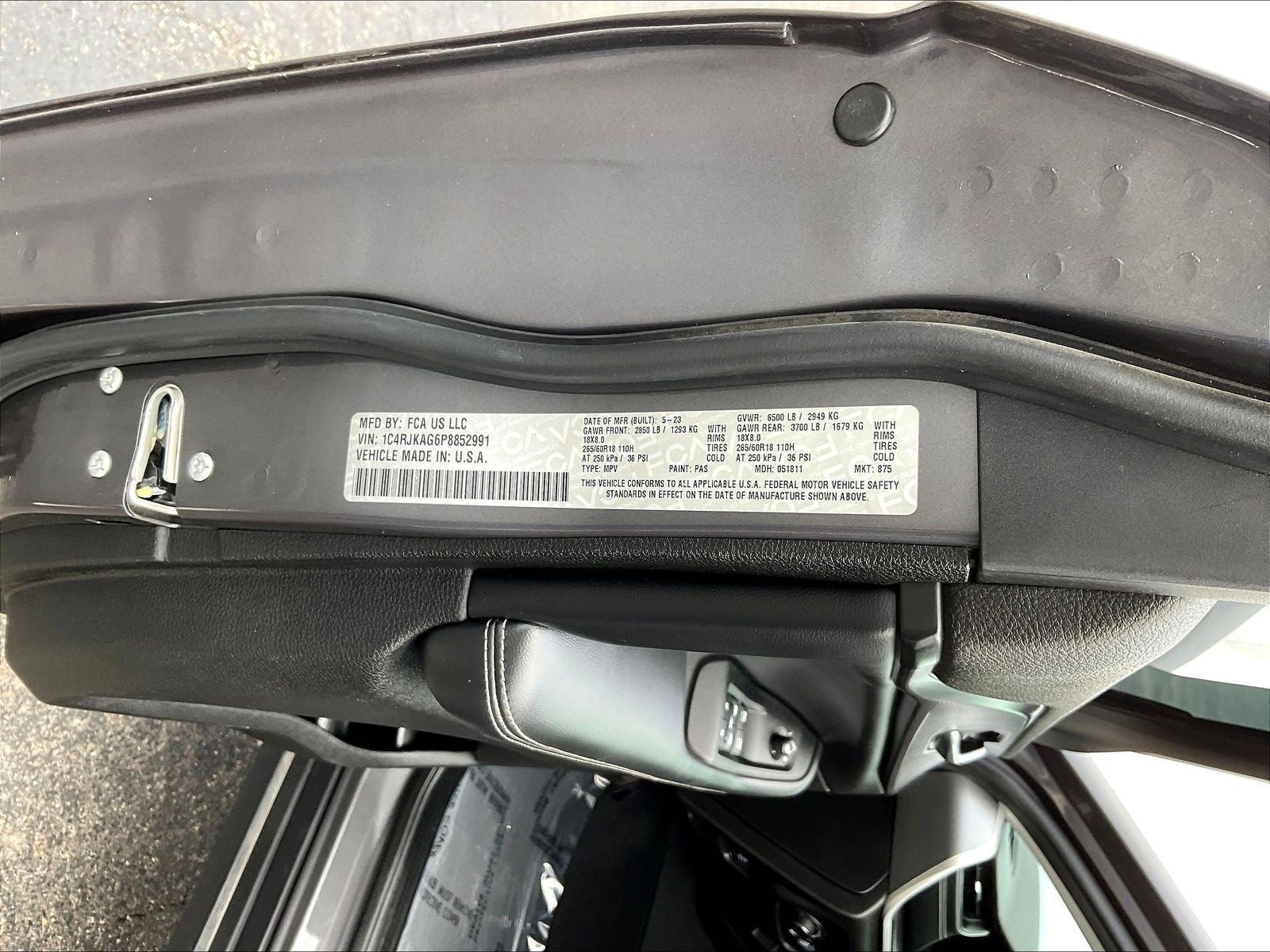 2023 Jeep Grand Cherokee L Laredo 4x4