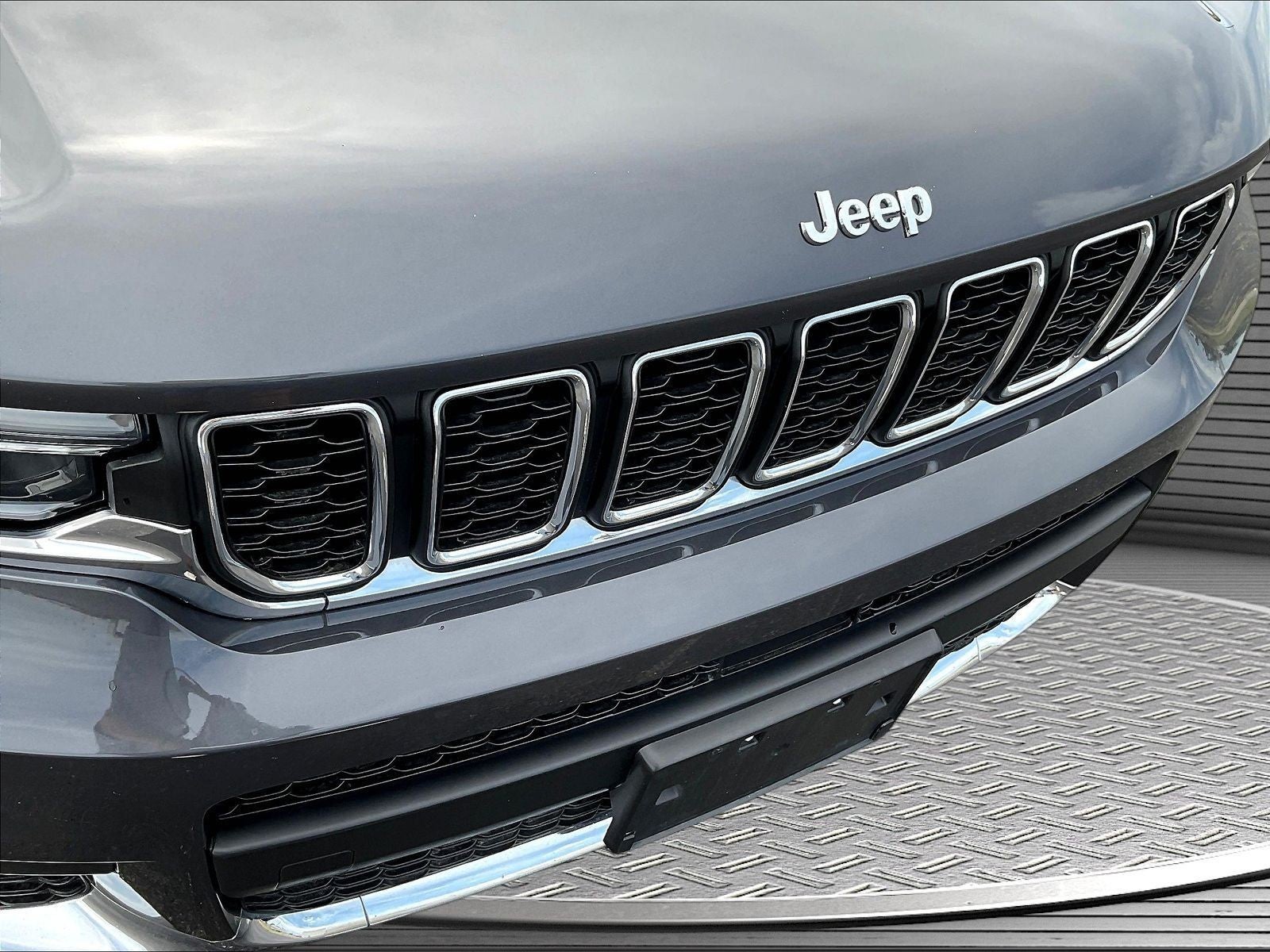 2023 Jeep Grand Cherokee L Laredo 4x4