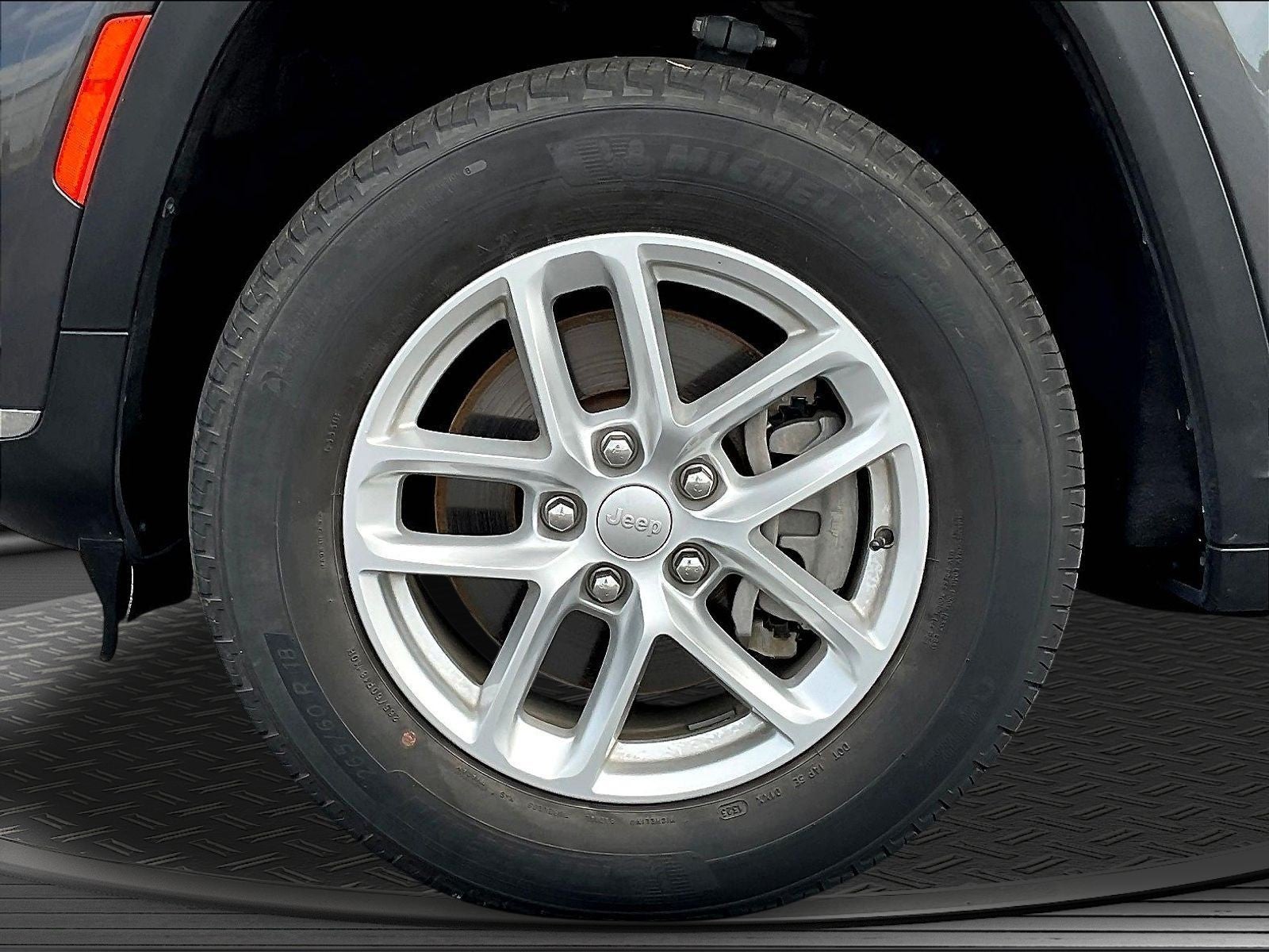 2023 Jeep Grand Cherokee L Laredo 4x4