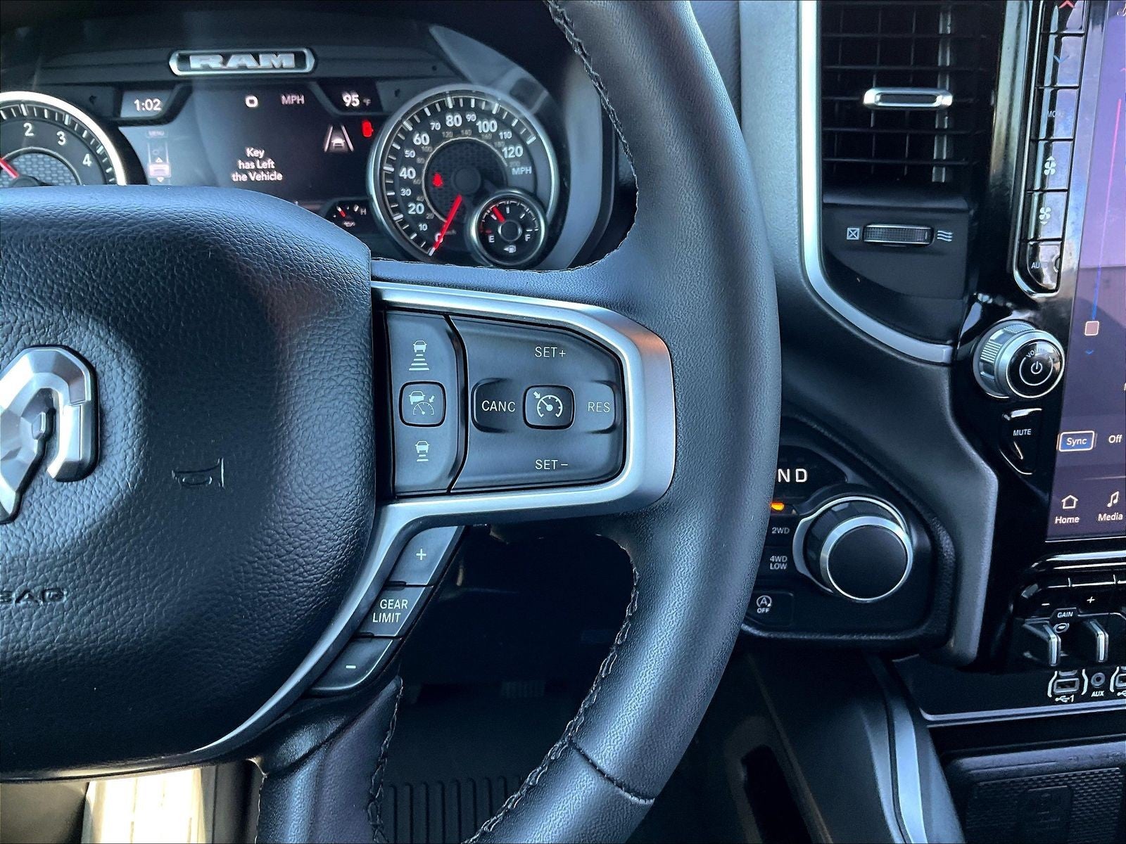 2025 RAM 1500 Big Horn Crew Cab 4x4 5'7' Box