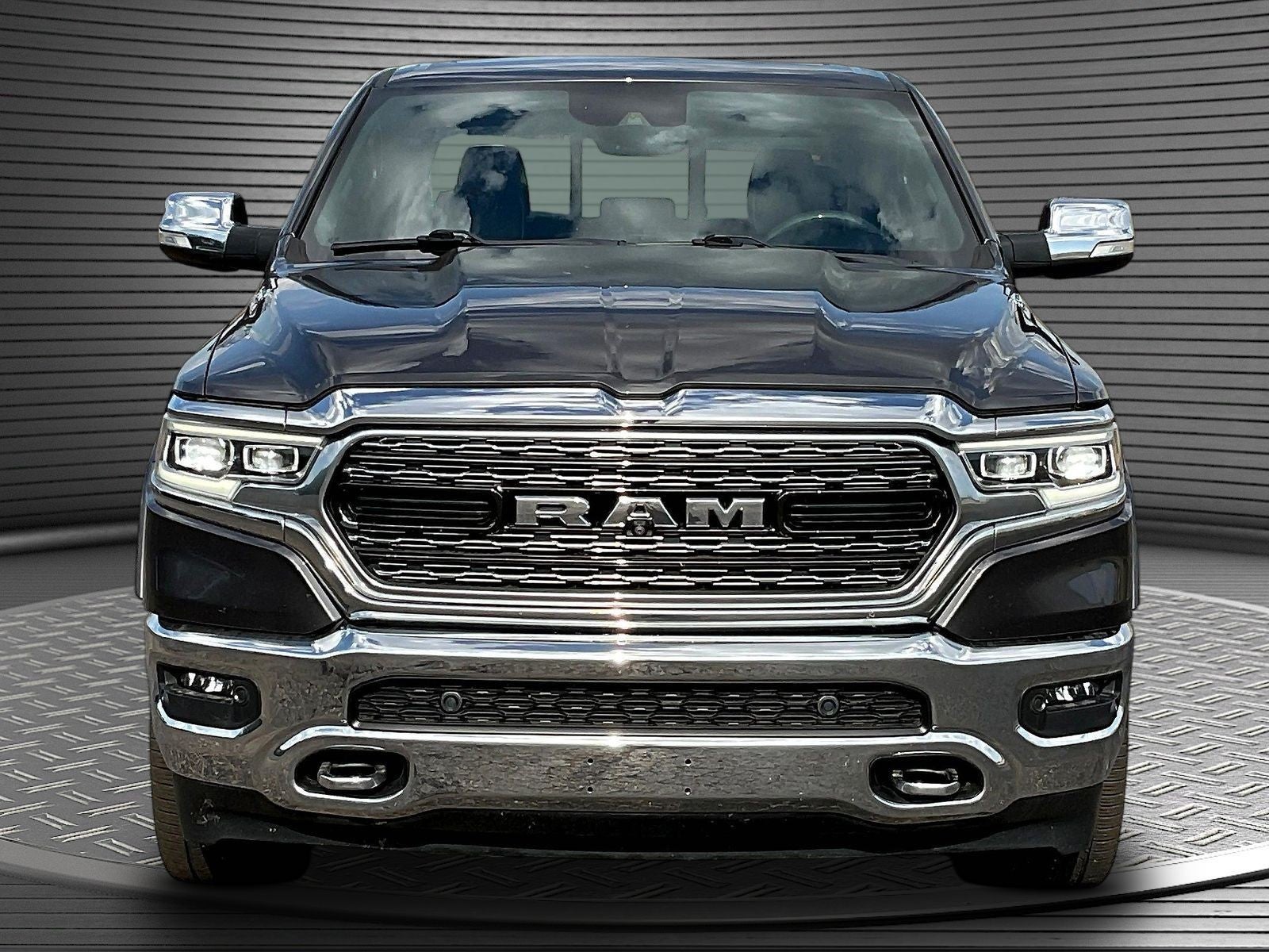 2020 RAM 1500 Limited Crew Cab 4x4 5'7' Box