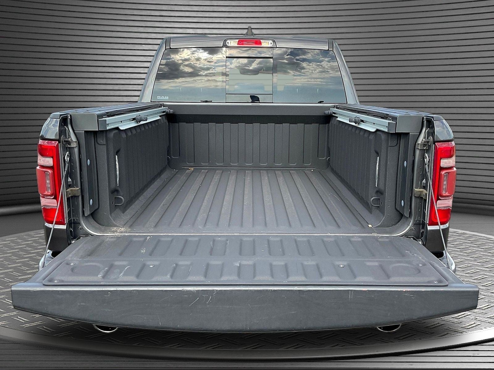 2020 RAM 1500 Limited Crew Cab 4x4 5'7' Box