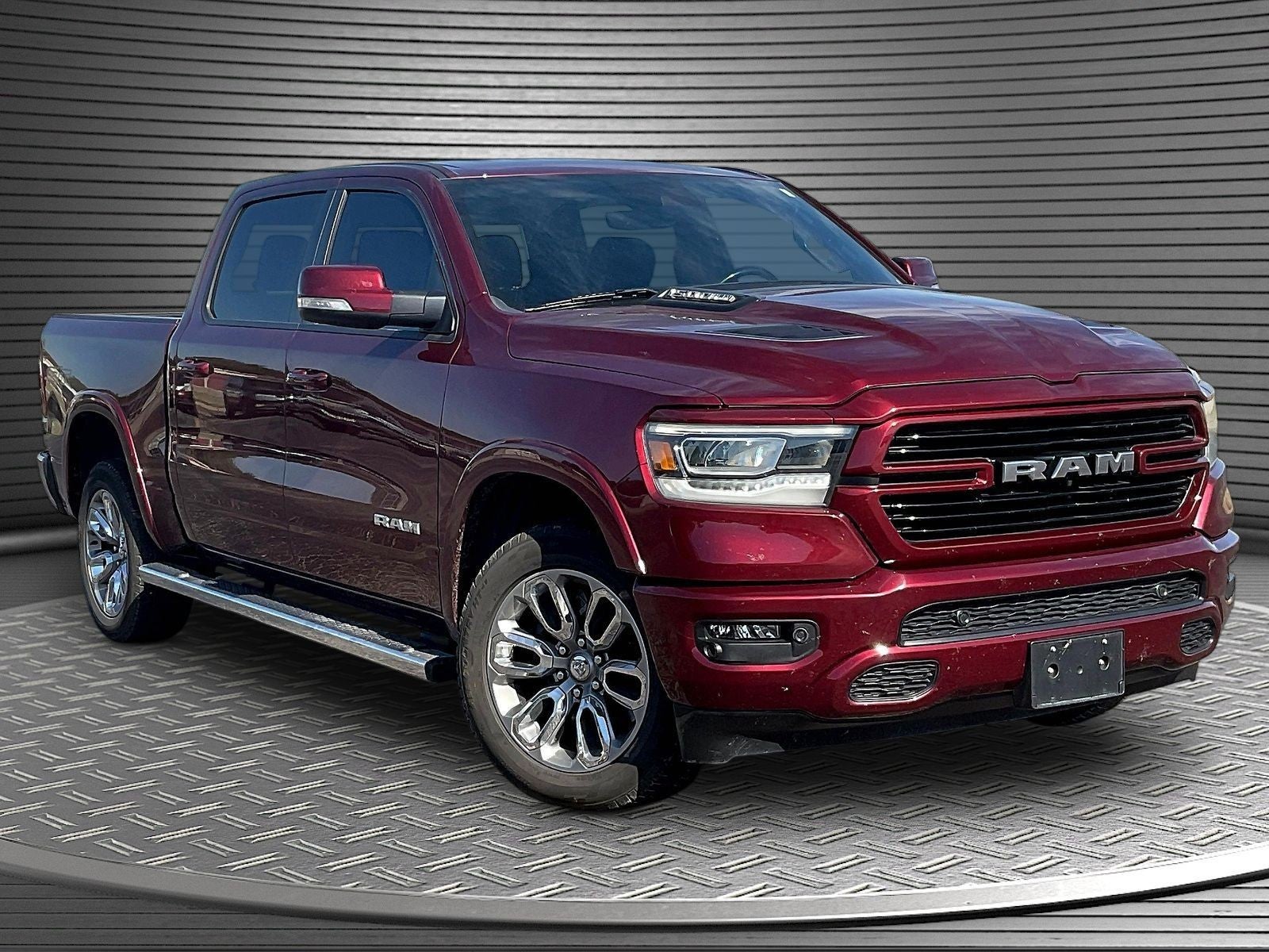 2022 RAM 1500 Laramie Crew Cab 4x4 5'7' Box