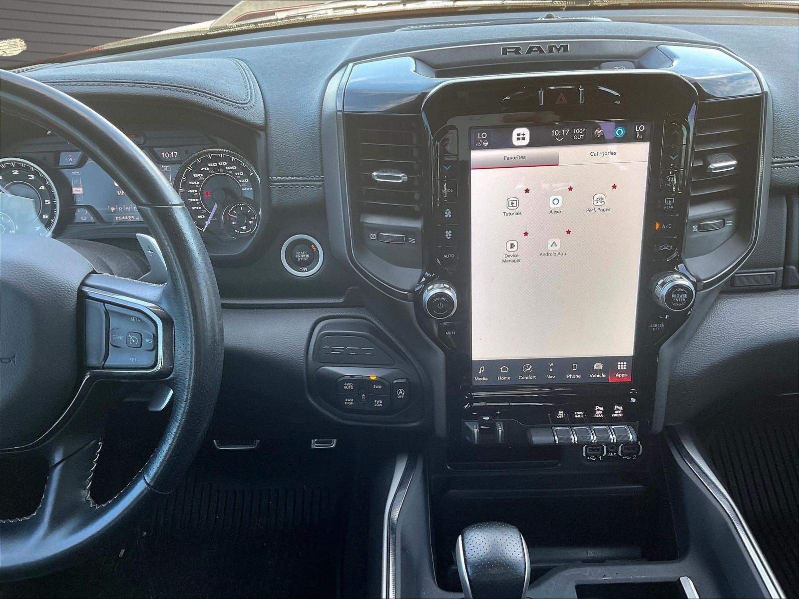 2022 RAM 1500 Laramie Crew Cab 4x4 5'7' Box