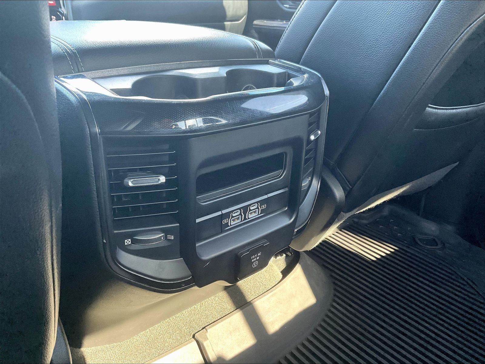 2022 RAM 1500 Laramie Crew Cab 4x4 5'7' Box