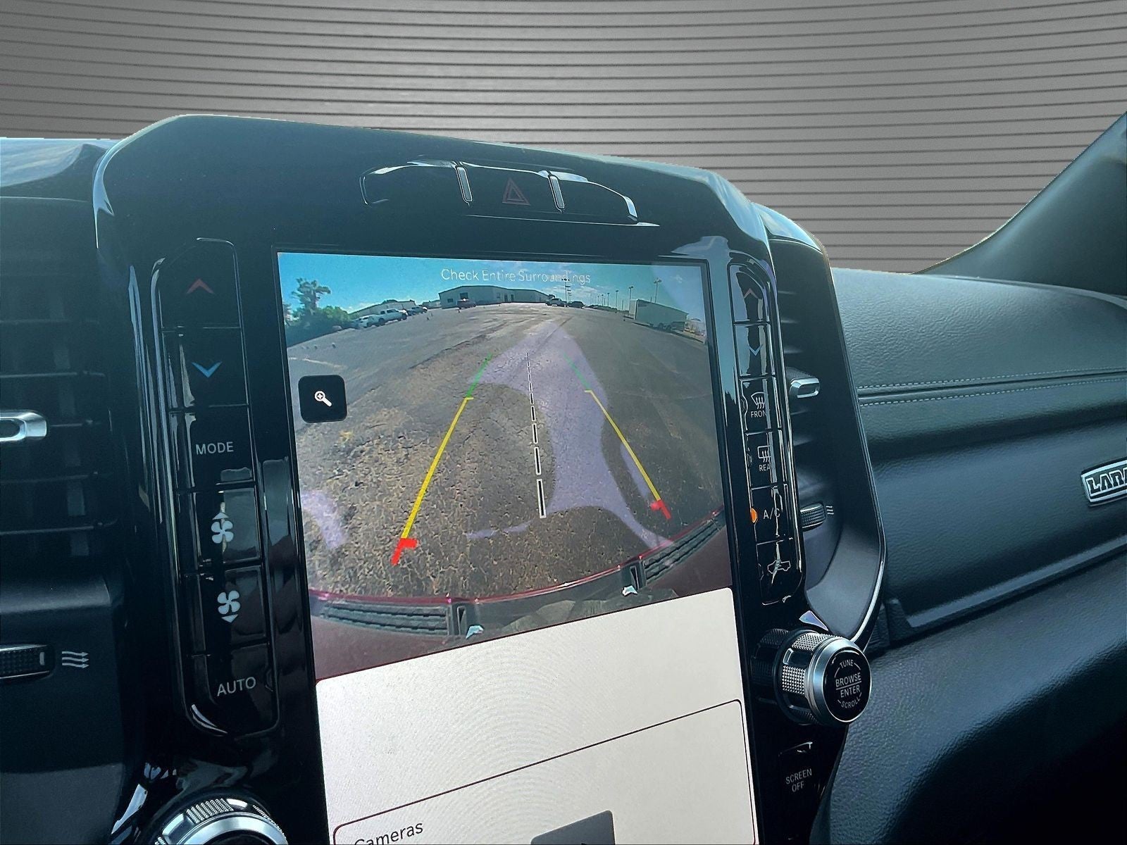2022 RAM 1500 Laramie Crew Cab 4x4 5'7' Box