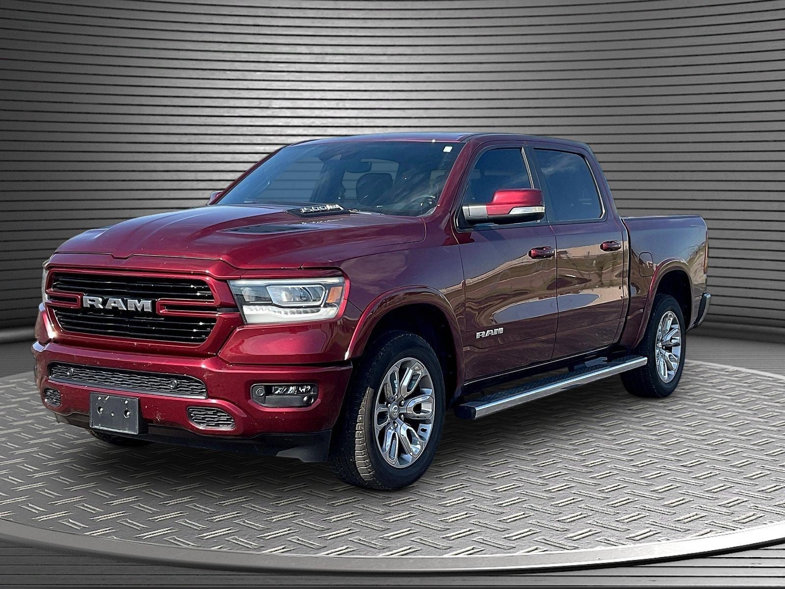 2022 RAM 1500 Laramie Crew Cab 4x4 5'7' Box