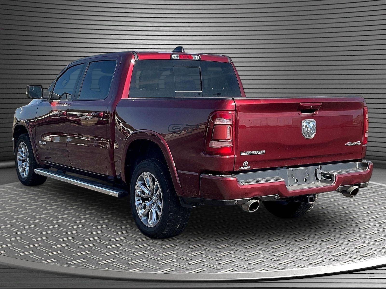 2022 RAM 1500 Laramie Crew Cab 4x4 5'7' Box