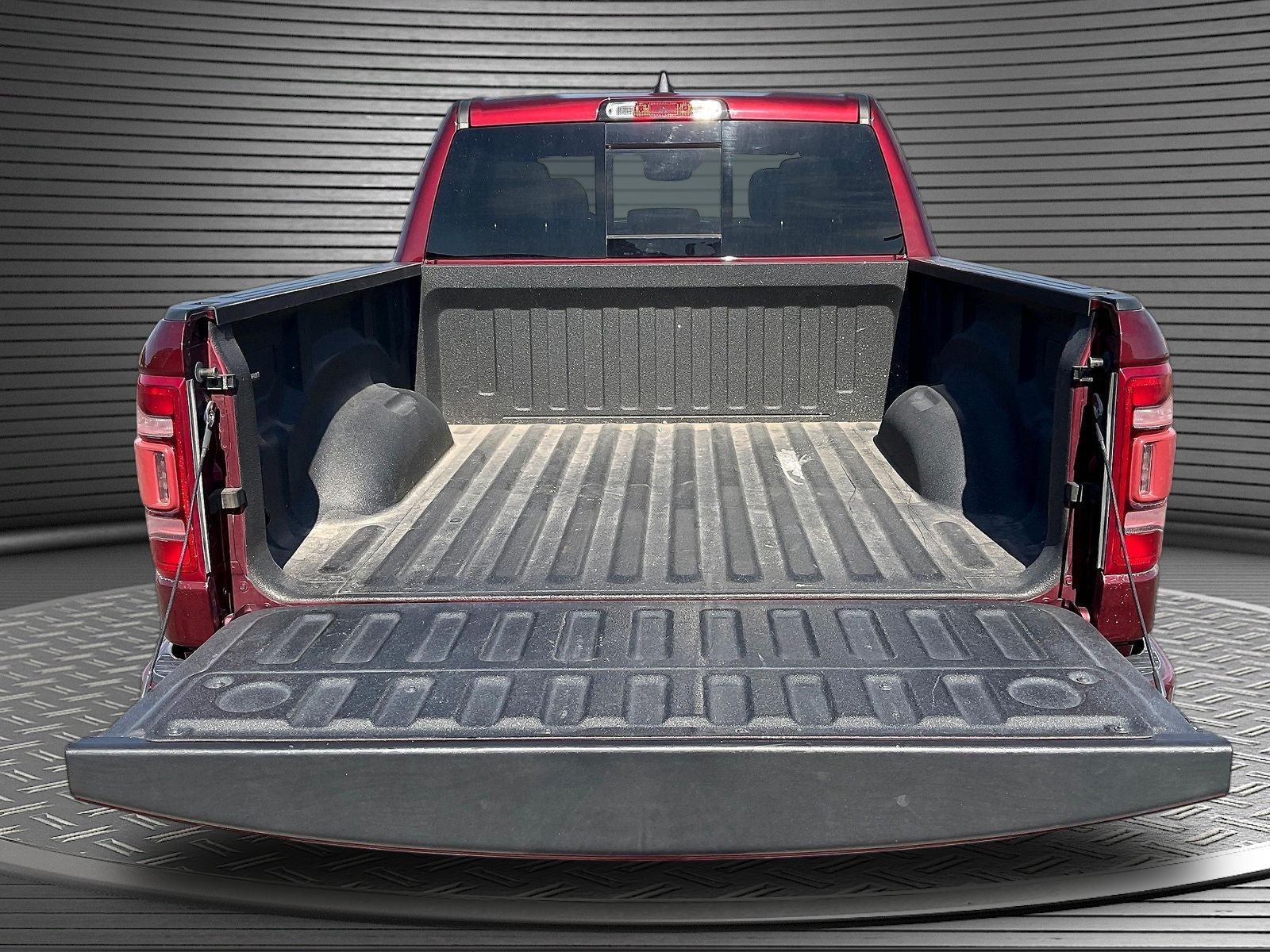 2022 RAM 1500 Laramie Crew Cab 4x4 5'7' Box