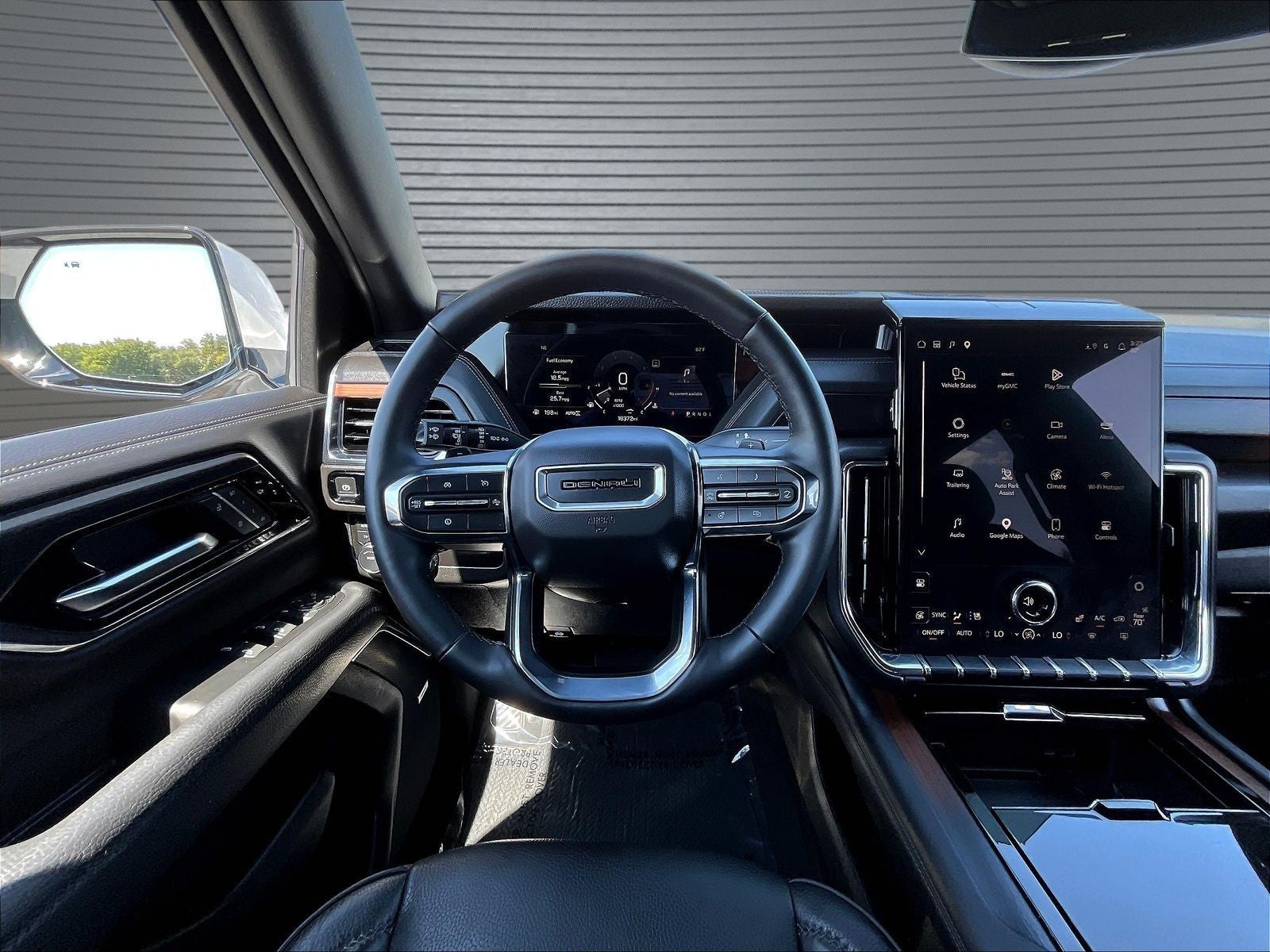 2025 GMC Yukon 4WD Denali