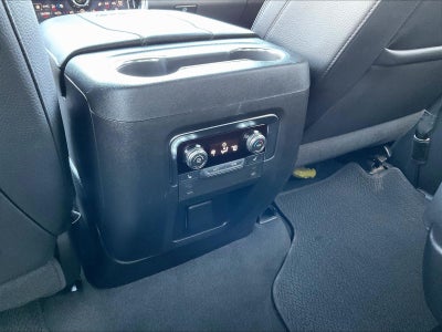 2025 GMC Yukon 4WD Denali