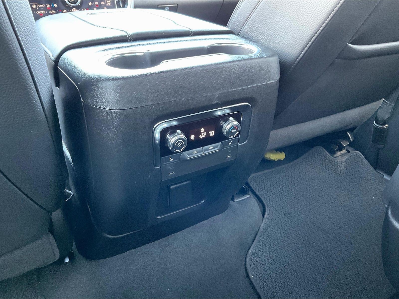 2025 GMC Yukon 4WD Denali