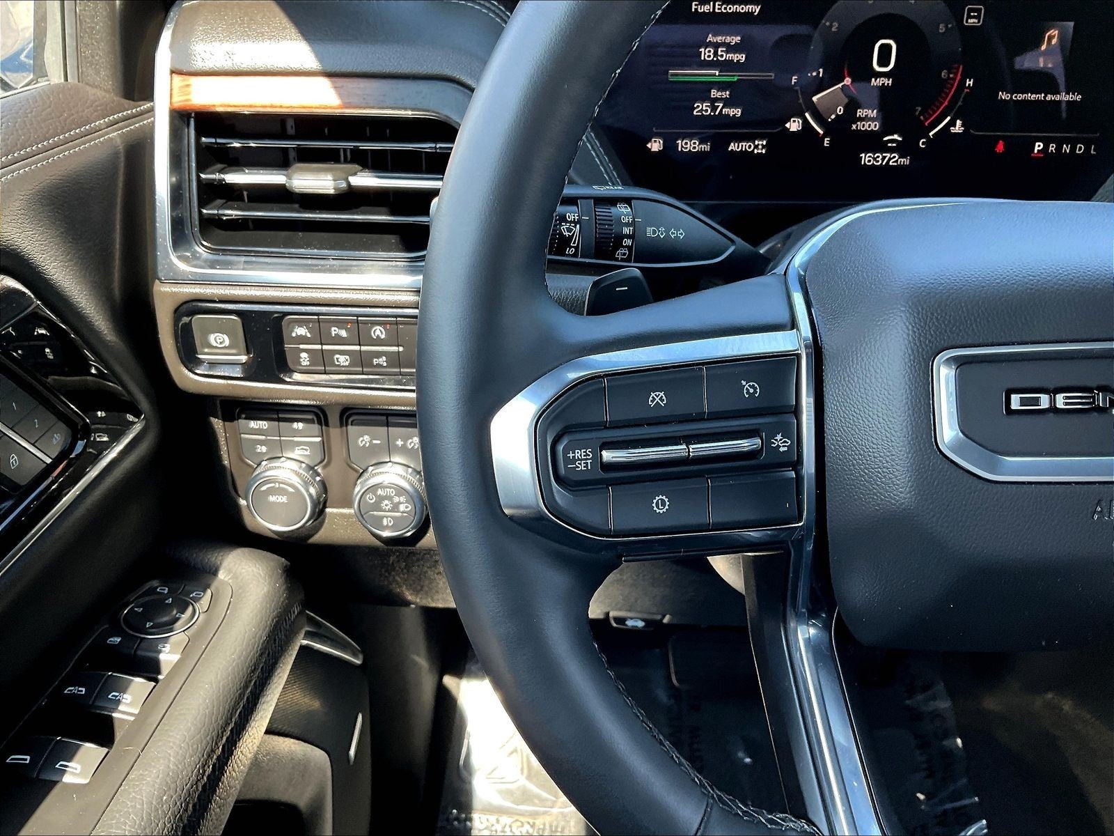 2025 GMC Yukon 4WD Denali