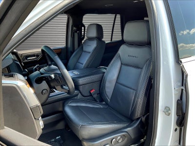 2025 GMC Yukon 4WD Denali