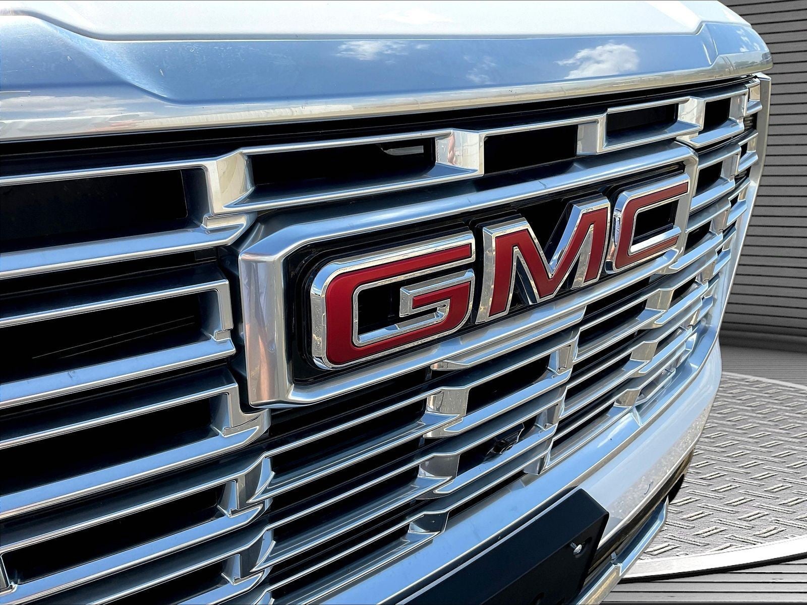 2025 GMC Yukon 4WD Denali