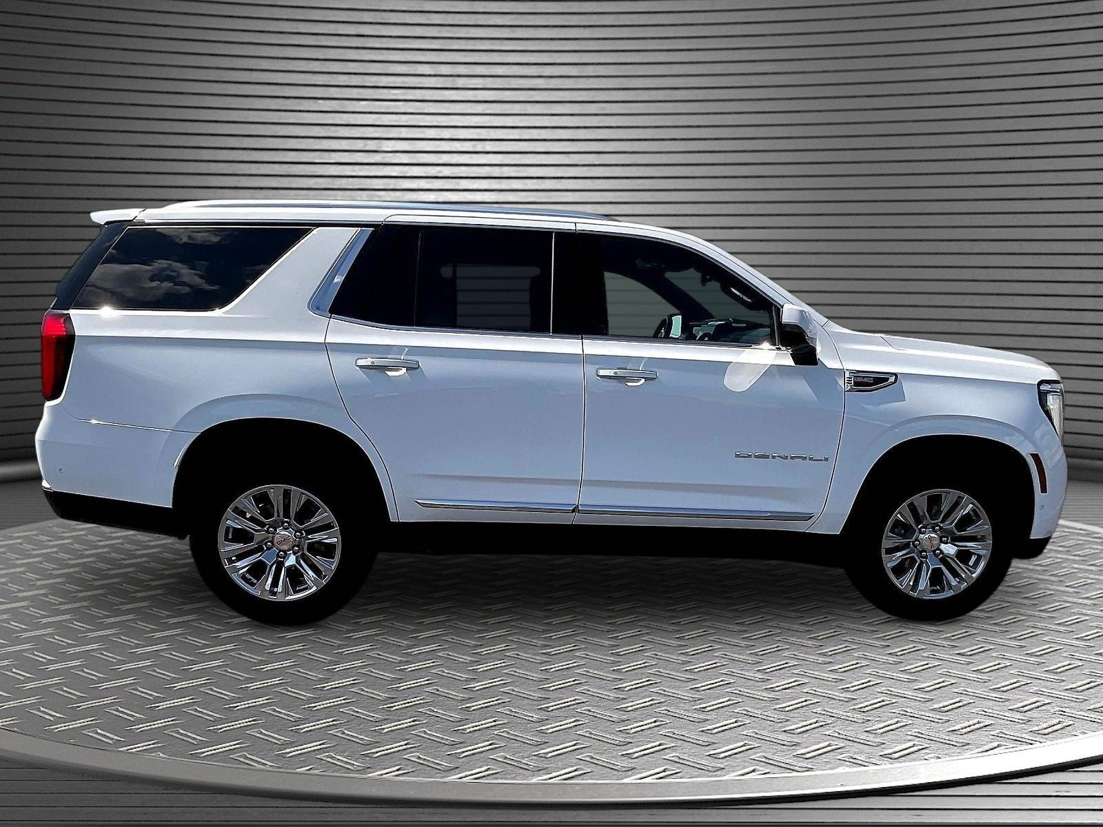 2025 GMC Yukon 4WD Denali