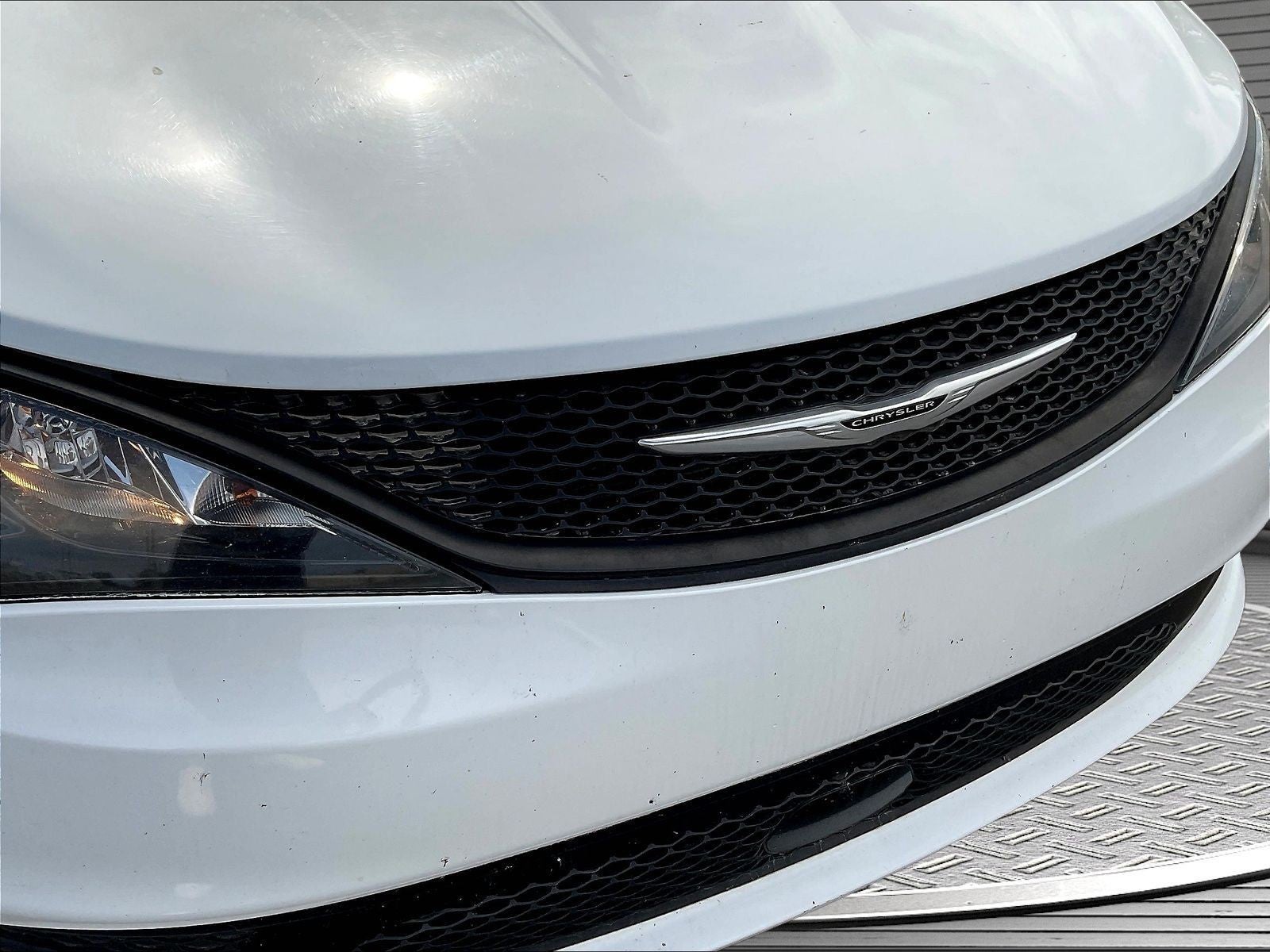 2022 Chrysler Voyager LX