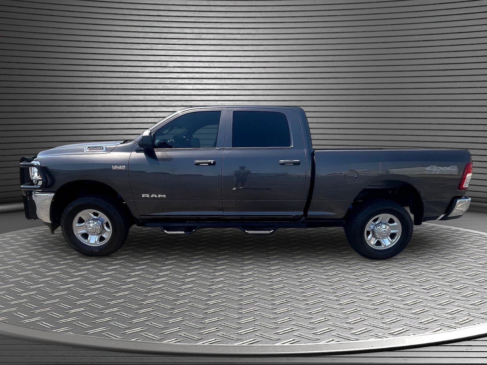 2022 RAM 2500 Tradesman Crew Cab 4x4 6'4' Box