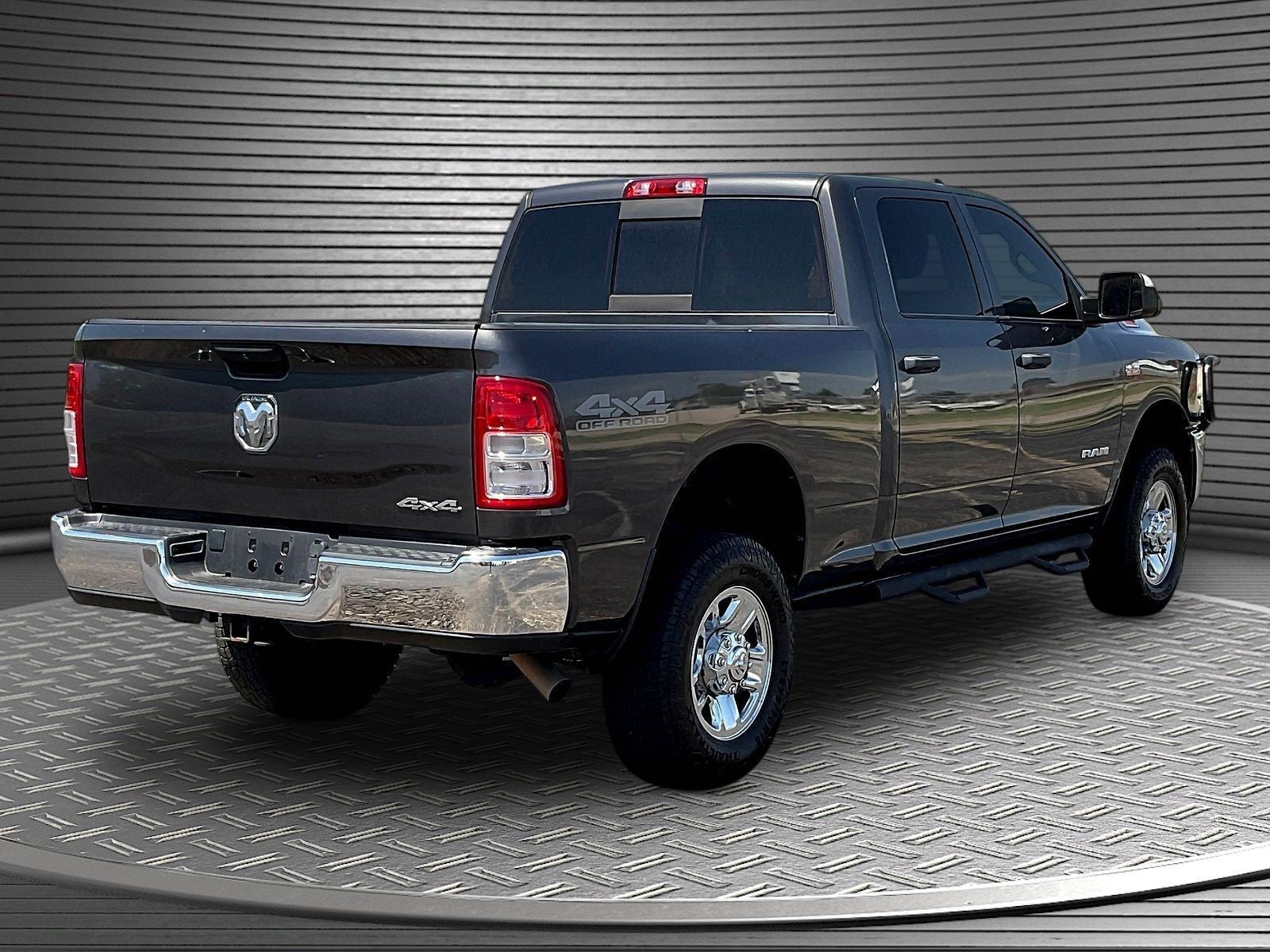 2022 RAM 2500 Tradesman Crew Cab 4x4 6'4' Box
