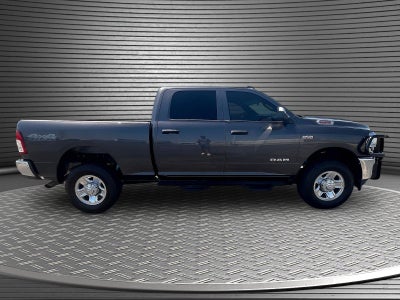 2022 RAM 2500 Tradesman Crew Cab 4x4 6'4' Box