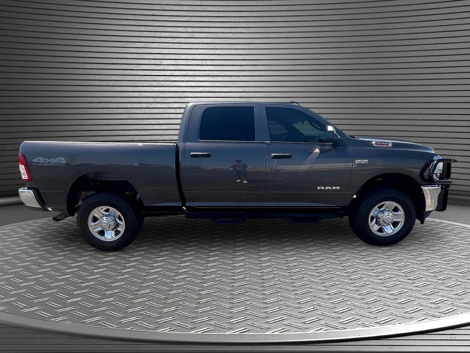 2022 RAM 2500 Tradesman Crew Cab 4x4 6'4' Box