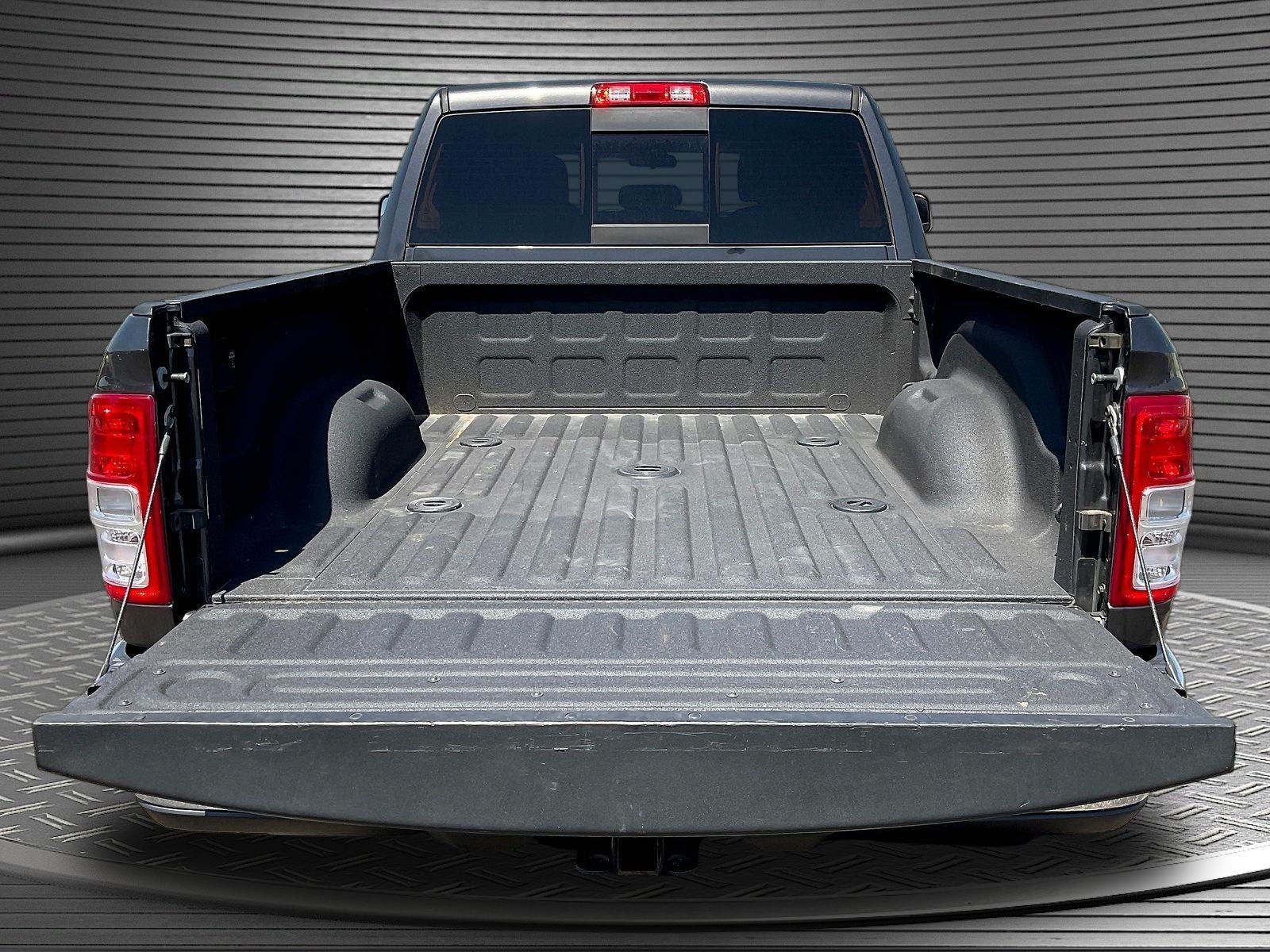 2022 RAM 2500 Tradesman Crew Cab 4x4 6'4' Box