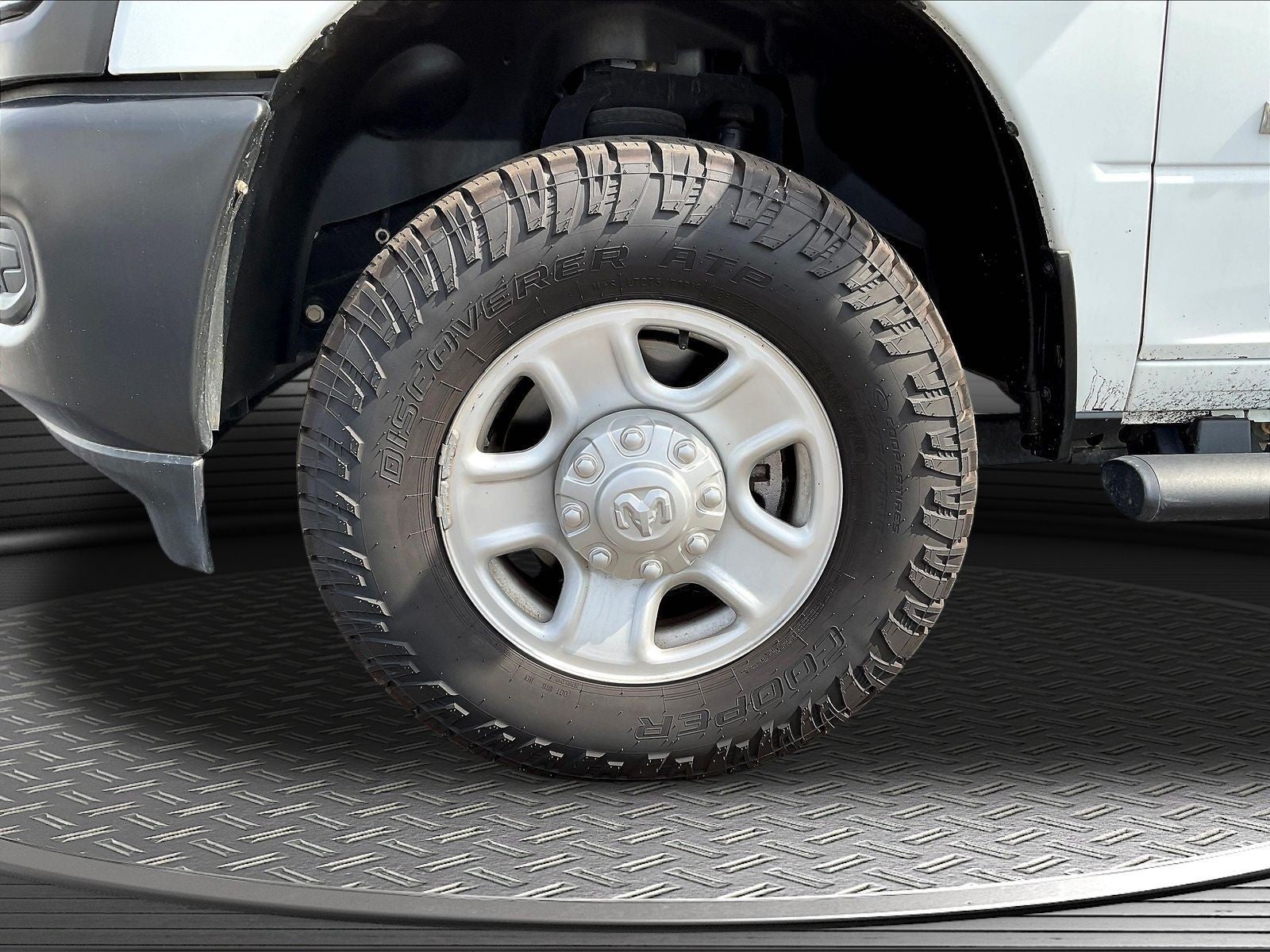 2022 RAM 2500 Tradesman Crew Cab 4x4 8' Box