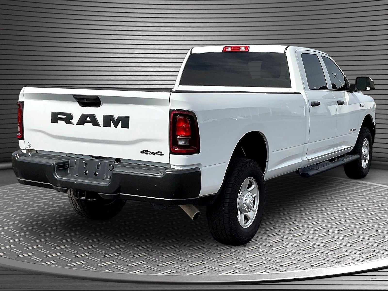 2022 RAM 2500 Tradesman Crew Cab 4x4 8' Box