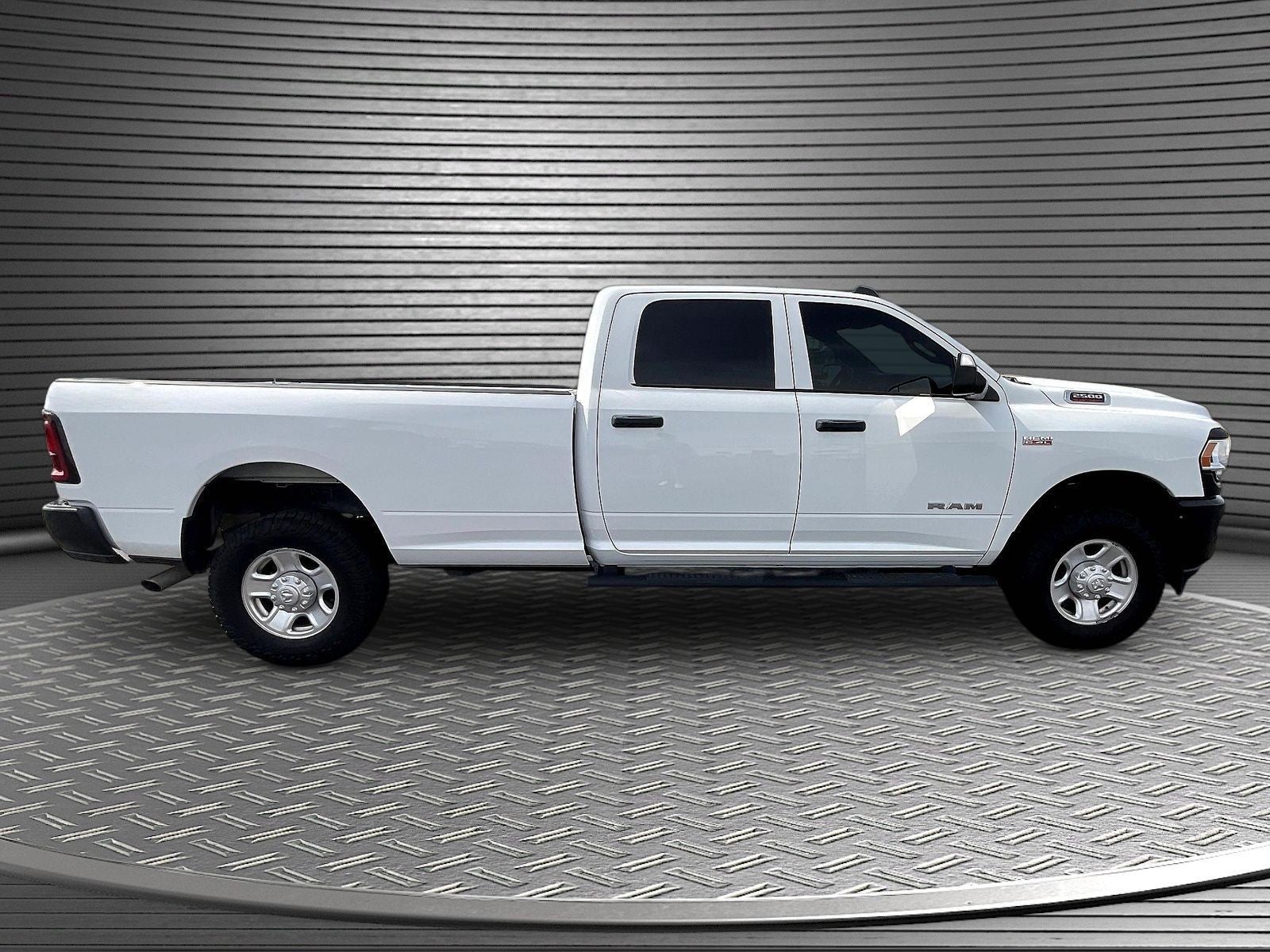 2022 RAM 2500 Tradesman Crew Cab 4x4 8' Box
