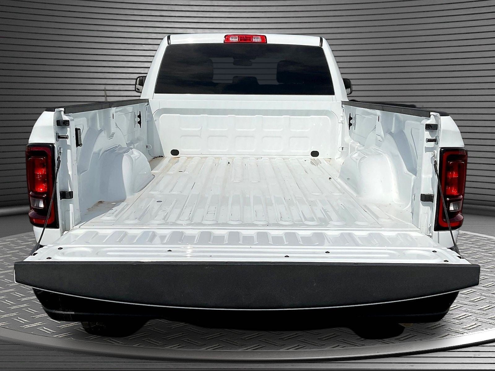 2022 RAM 2500 Tradesman Crew Cab 4x4 8' Box
