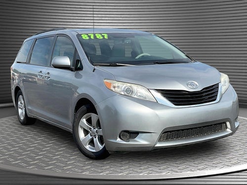 2013 Toyota Sienna LE V6 8 Passenger