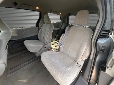 2013 Toyota Sienna LE V6 8 Passenger