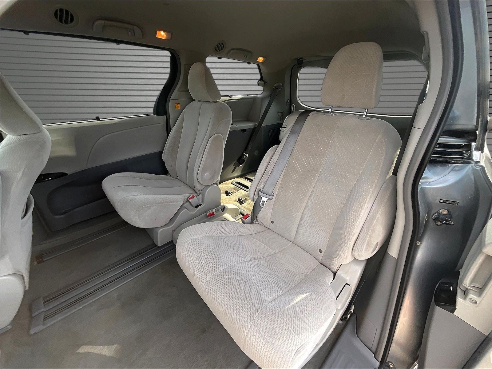 2013 Toyota Sienna LE V6 8 Passenger