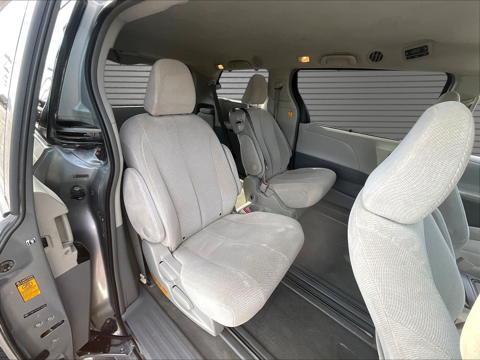 2013 Toyota Sienna LE V6 8 Passenger