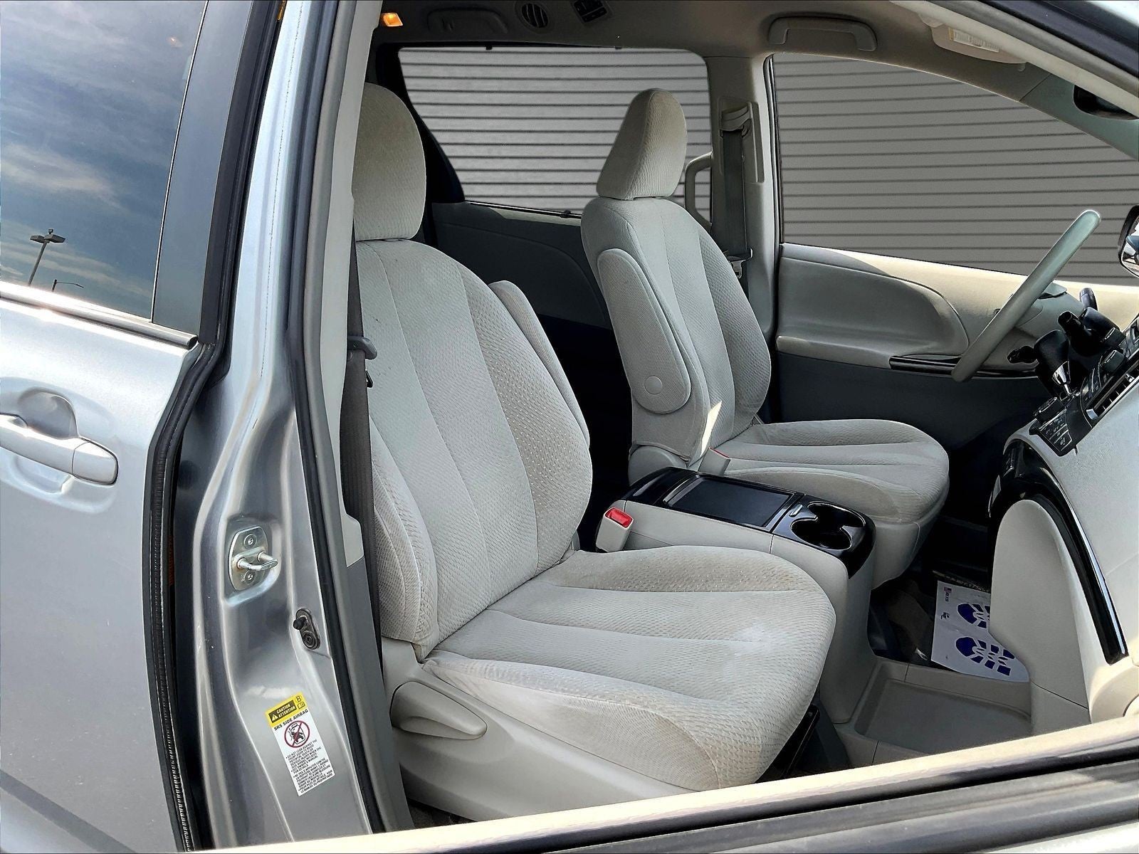 2013 Toyota Sienna LE V6 8 Passenger