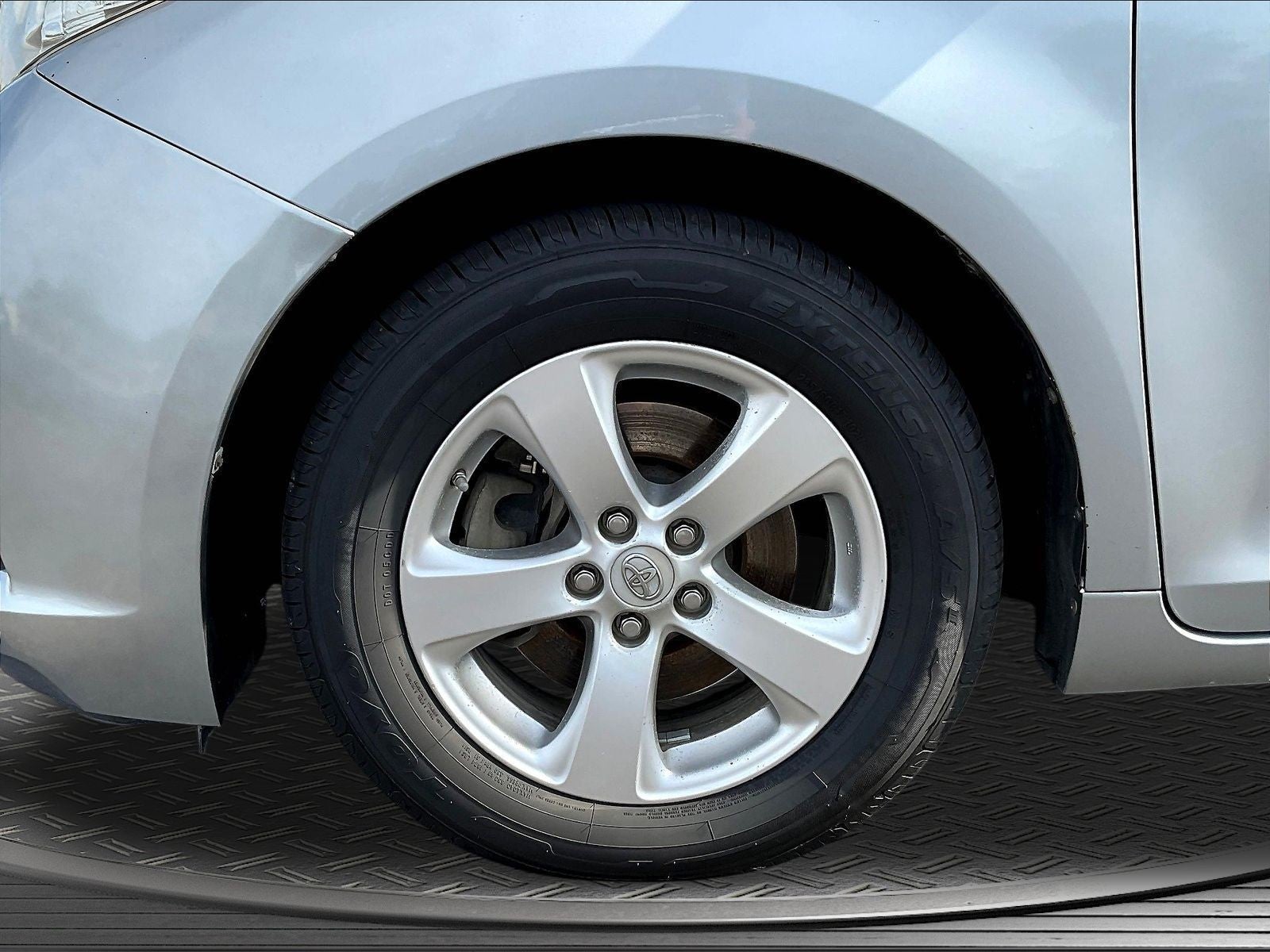 2013 Toyota Sienna LE V6 8 Passenger