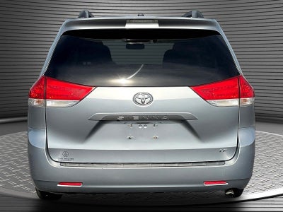 2013 Toyota Sienna LE V6 8 Passenger